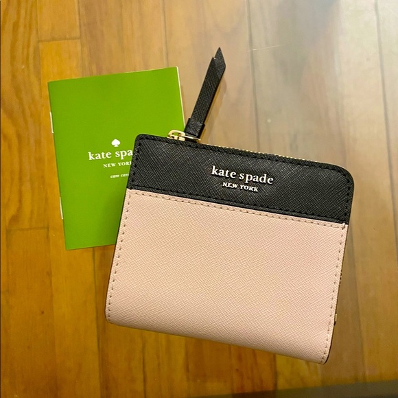 Kate Spade bifold wallet NWT - Picture 1 of 7